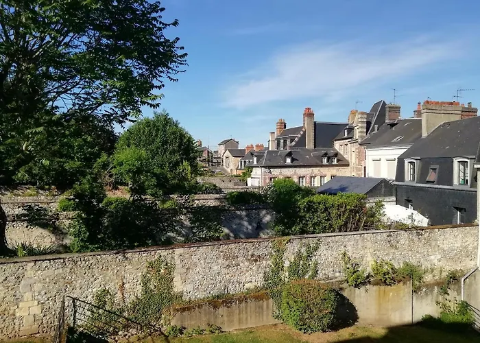 Le MAELY, studio au calme, centre de Honfleur (linge fourni)